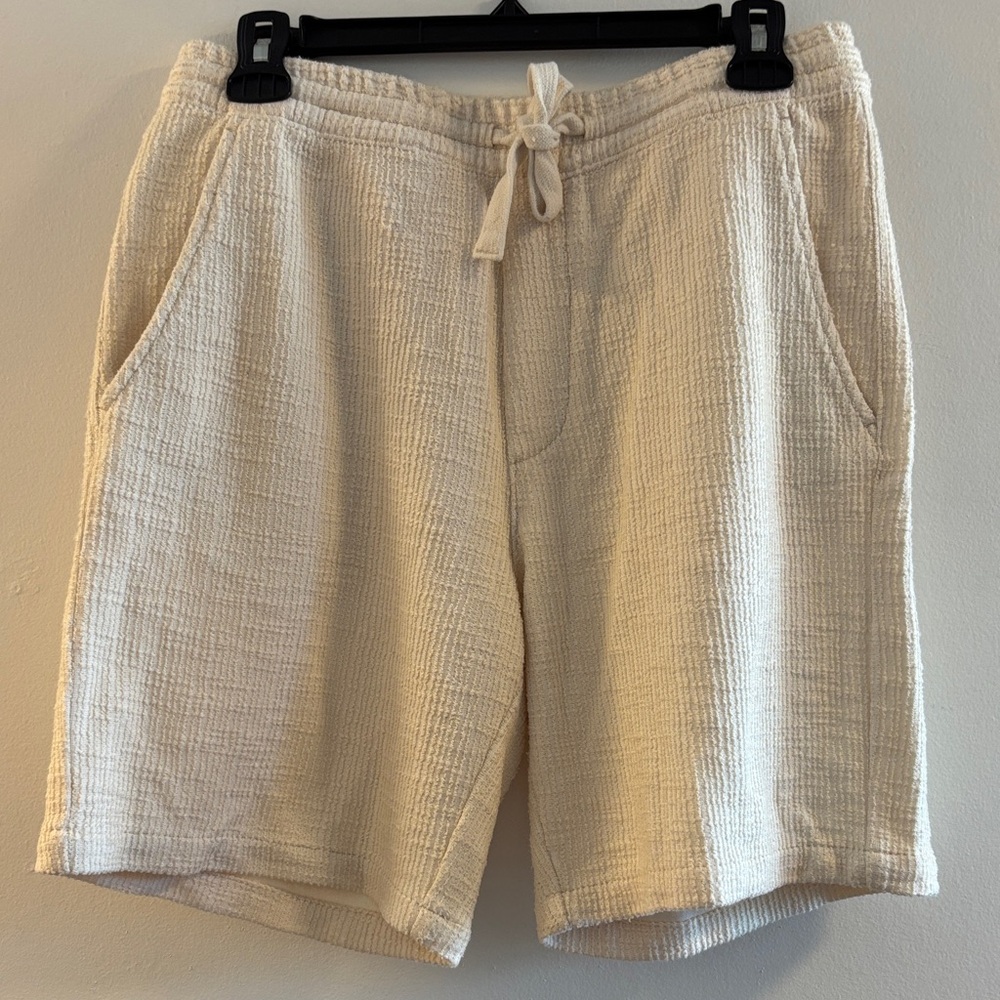 Zara Men's Off-White Textured Athletic Shorts